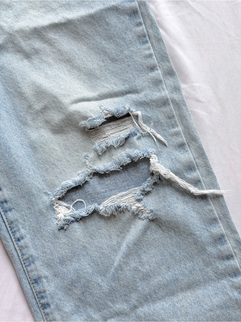 White Fox Boutique Light Wash Distressed High Rise Straight Leg Jeans Size S - Picture 6 of 6
